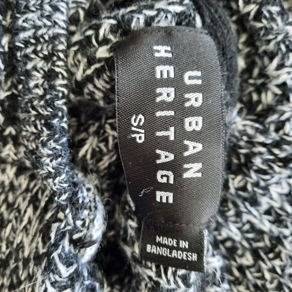 Urban Heritage long black, white and grey sweater with pockets - Picture 4 of 4